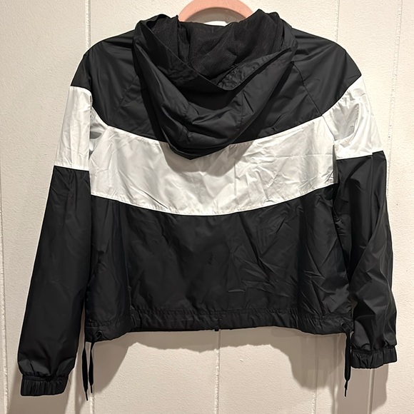 NEW! Nike Girl $65 Windbreaker Hooded Jacket - Picture 7 of 9